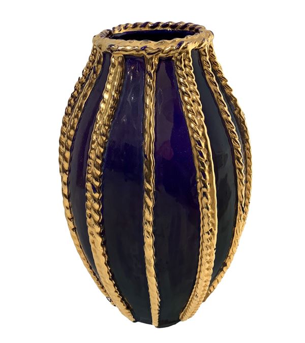 Vase with blue bottom bordered with gold