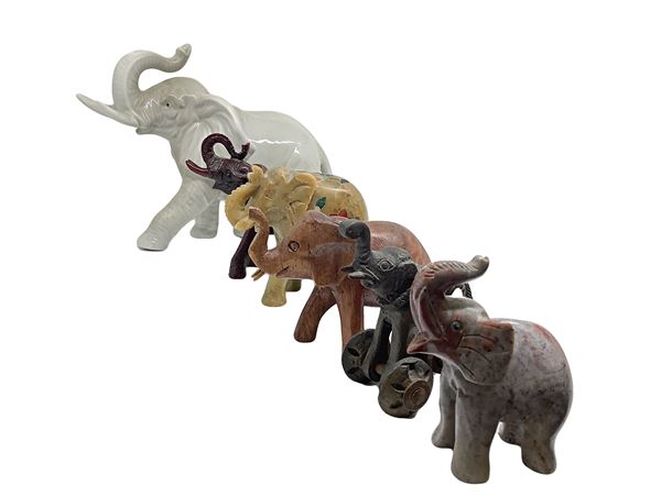 N. 7 assorted elephants