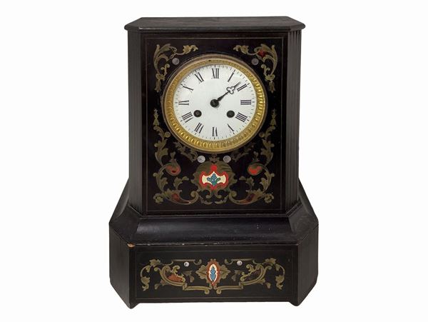 Orologio con intarsi tipo Bull senza pendolo