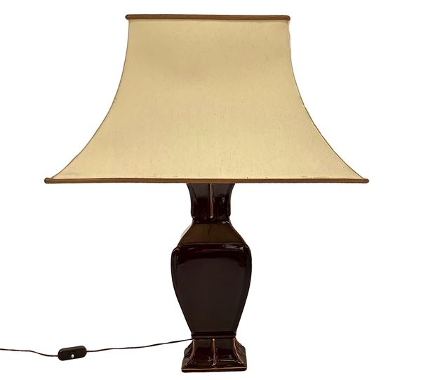 Porcelain balustrade lamp with brown pagoda lampshade