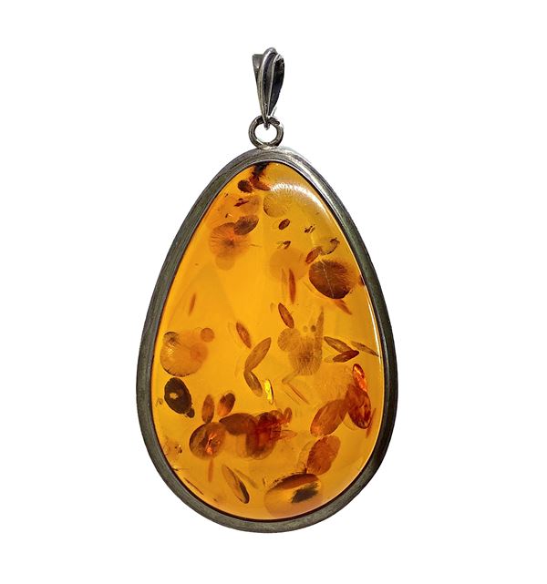 Artificial Amber Medallion