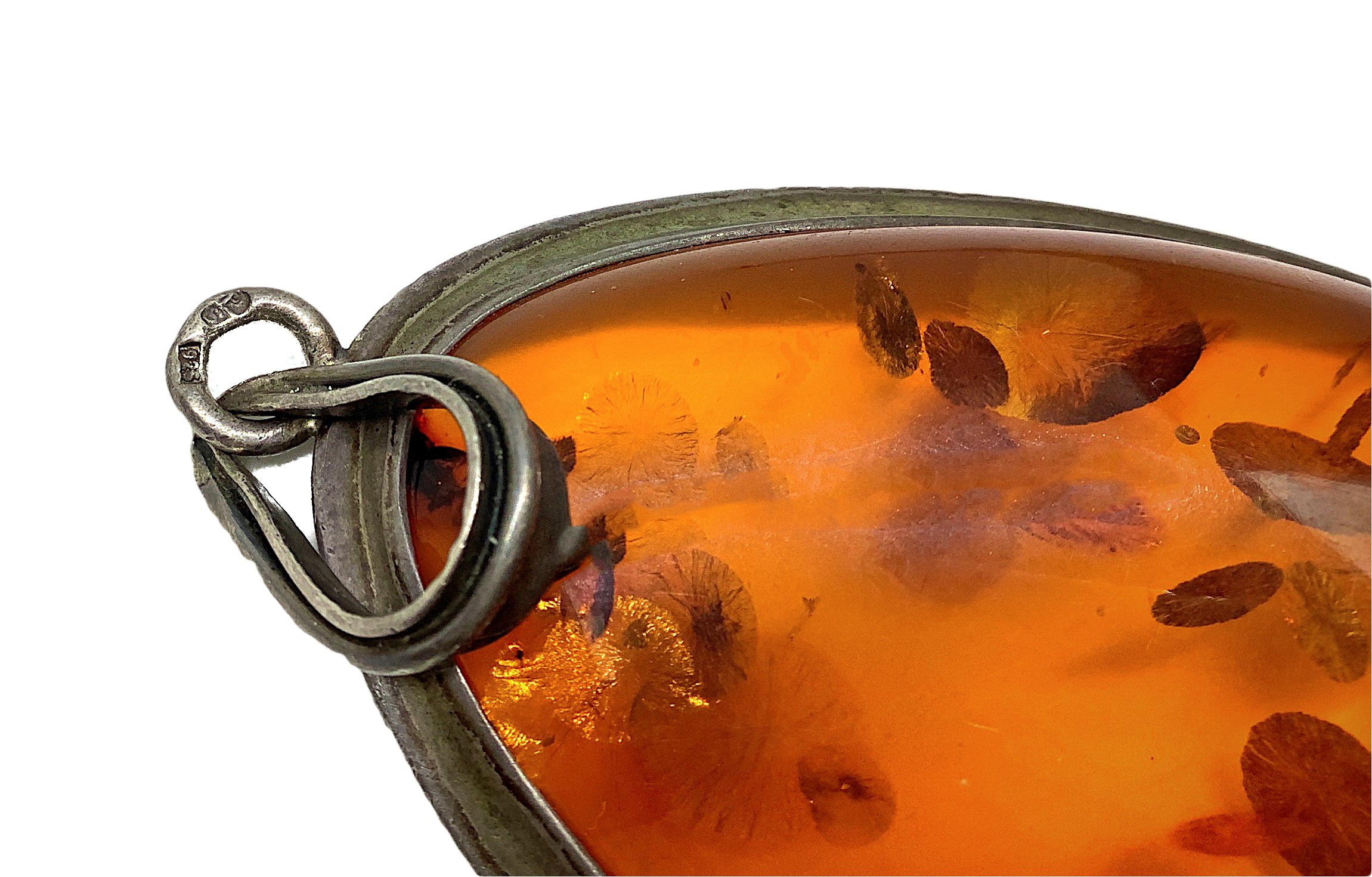 Medaglione in ambra artificiale