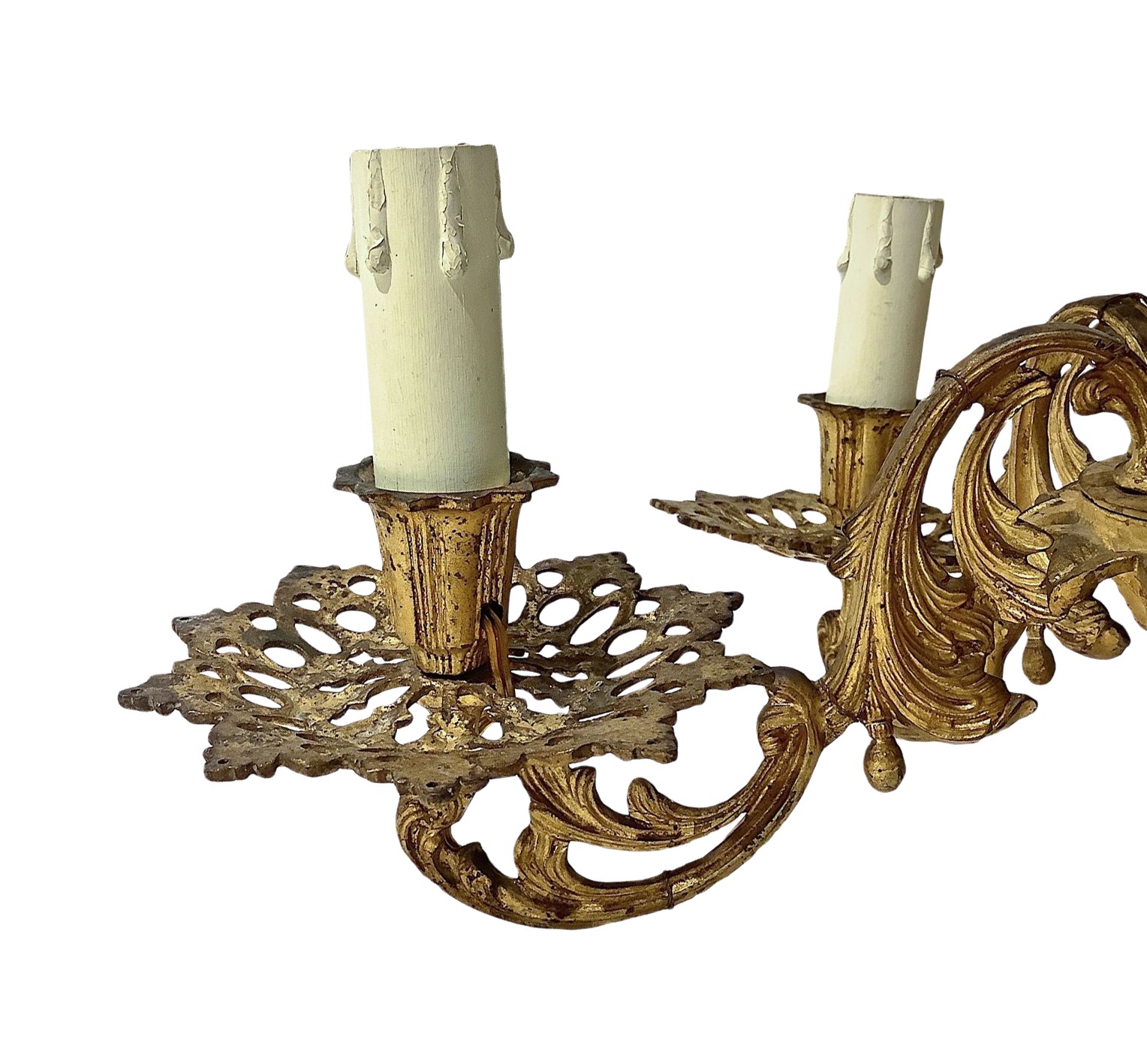 Coppia di applique a cinque luci in bronzo dorato