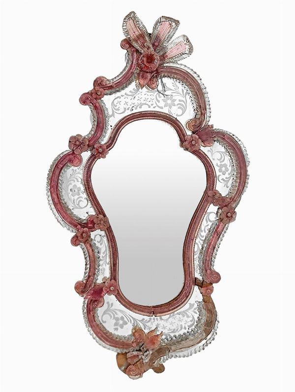 Specchiera in vetro di Murano di colore rosa
