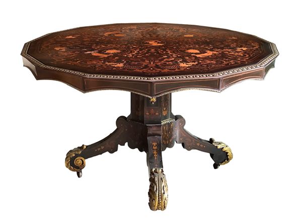 Tavolo Napoleone III in legno di palissandro con intarsi in legni chiari a ramage floreali e grottesc [..]