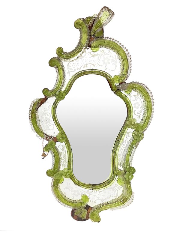 Specchiera in vetro di Murano di colore verde