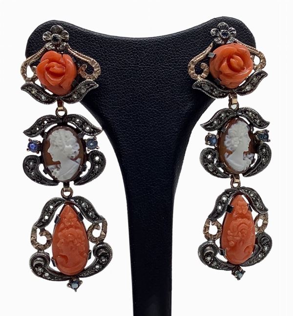 Drop earrings with two engraved cameos, coral roses and two coral drop cameos