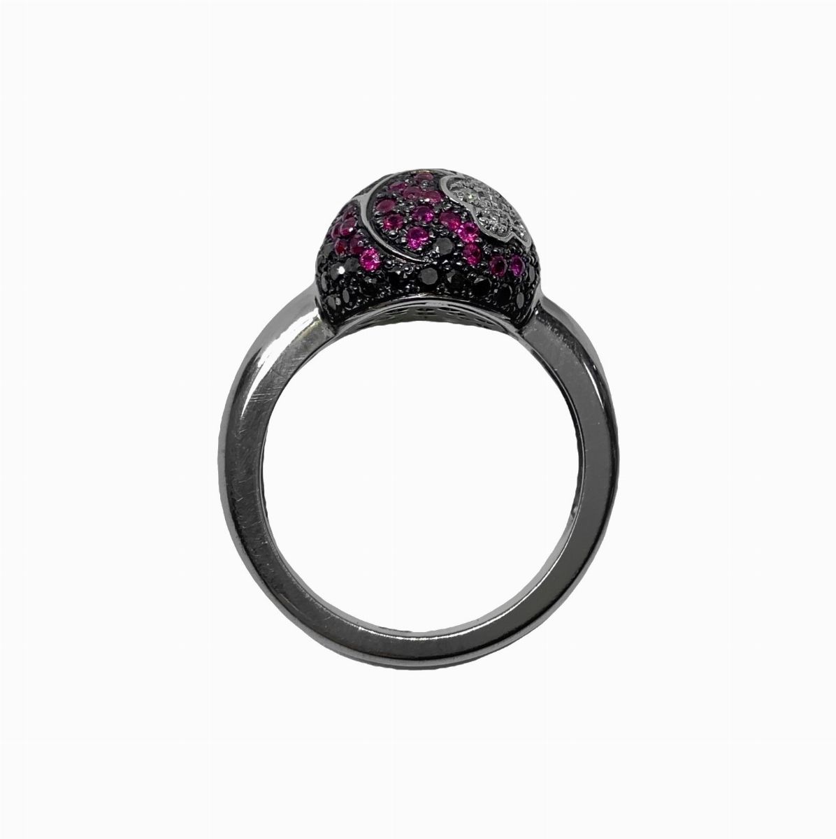 Anello Flower, in oro con diamanti, diamanti neri e rubini