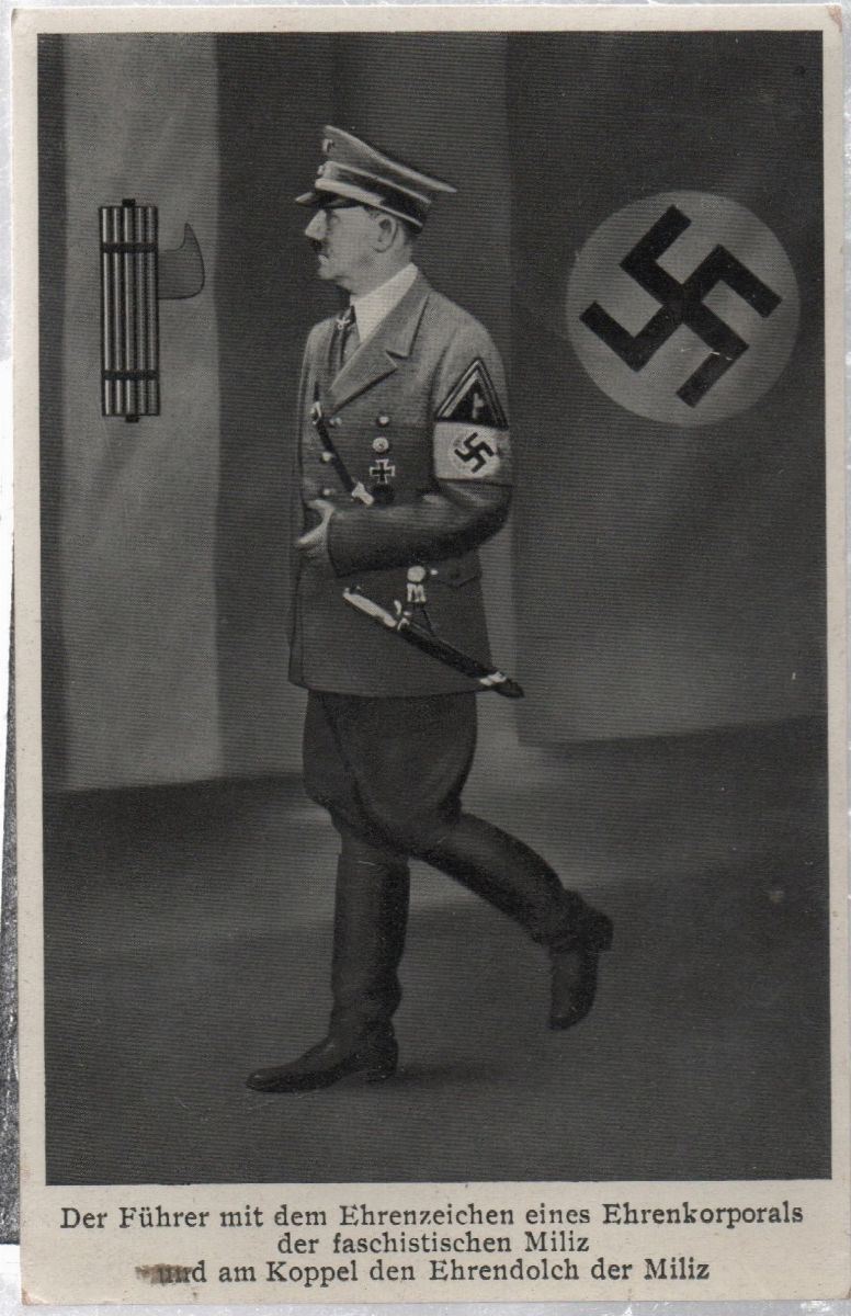 Cartolino Fotografica Origiale Fuhrer con il Distintivo D'onore di Caporale Onorario della Milizi...
