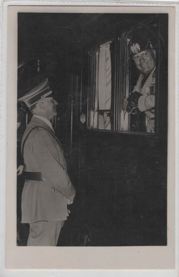 Cartolina originale "Hitler e Mussolini alla stazione" Berlino 1937