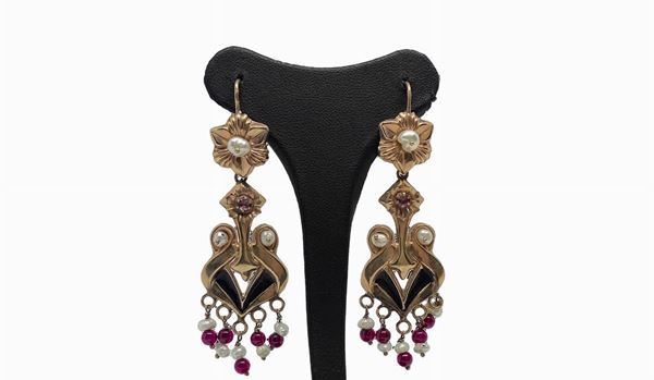 Low title Bourbon earrings with beads, grenades and enamels
