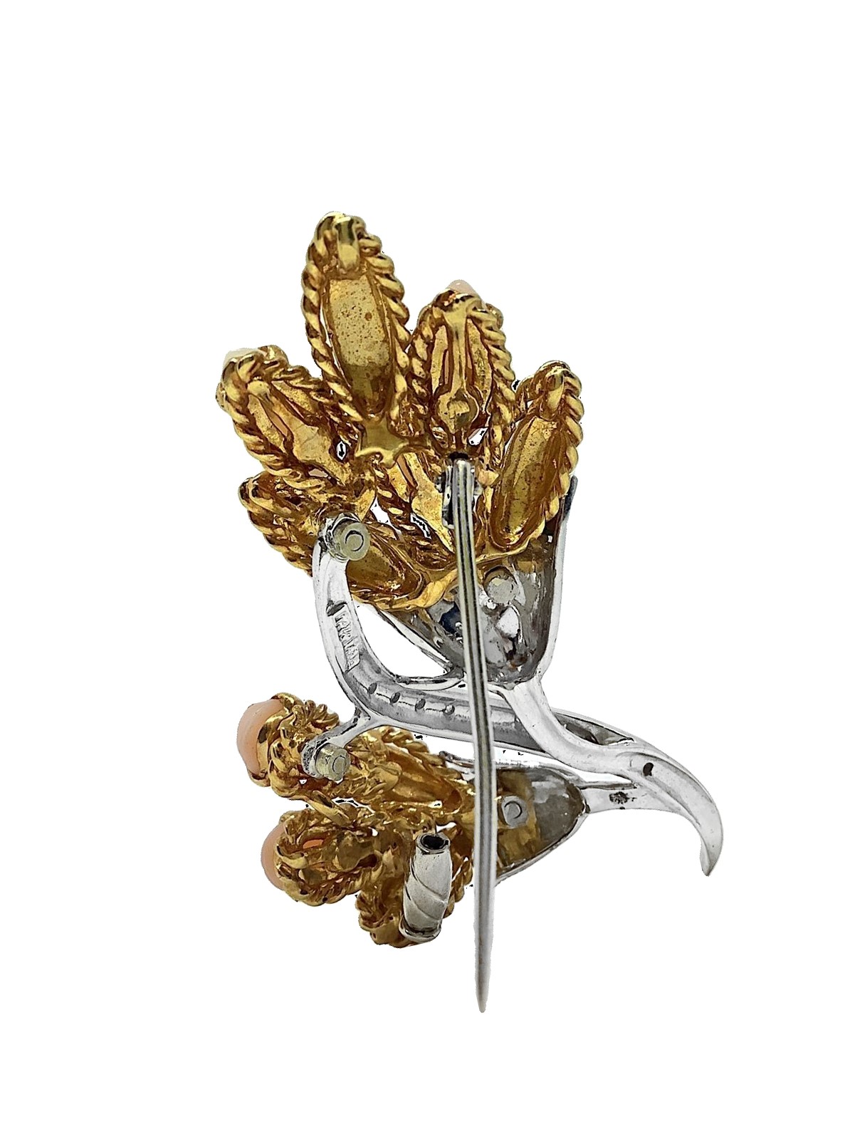 Spilla in Oro Bianco e Oro Giallo con Scagliette di Brillanti, Smalti e Corallo