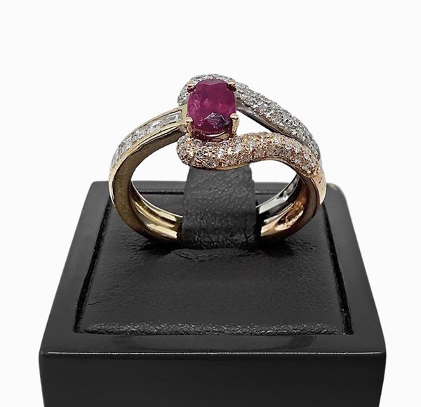 Anello con rubino naturale