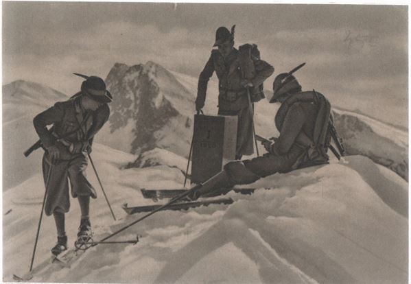 Rare photographic postcard Finance police patrol skiers on reconnaissance