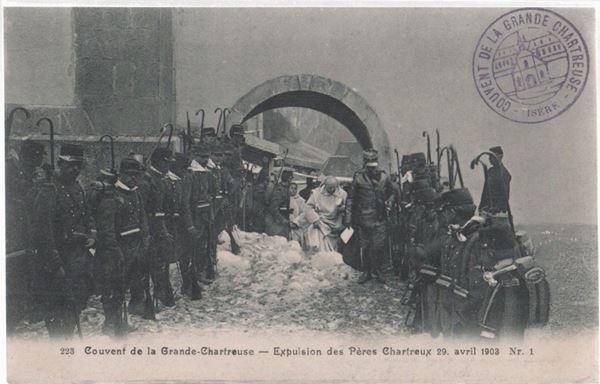 Cartolina originale fotografica Couvent de la Grande- Chartreuse- Expulsion des Pres Chartreux 1903