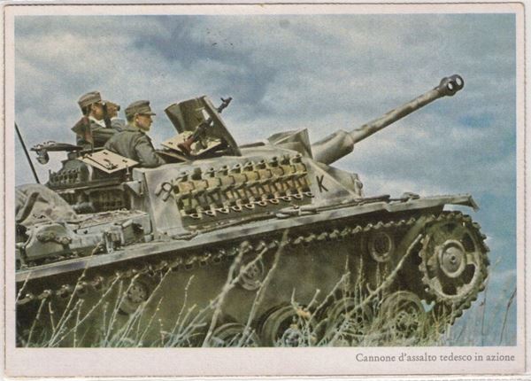 Cartolina originale carro armato d'assalto tedesco in azione