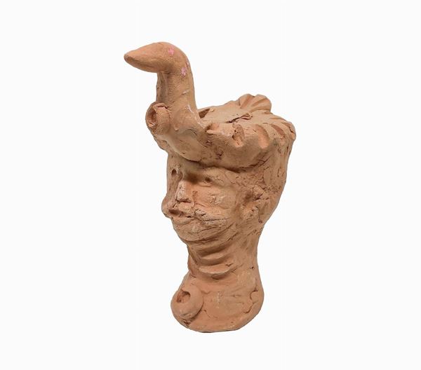 Salvatore Leone - Fischietto raffigurante figura antropomorfa in monocromo e in ceramica di Caltagirone