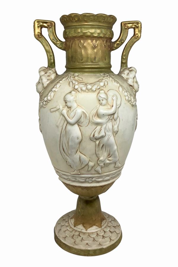 Vaso in porcellana con raffigurazione in stile pompeiane 