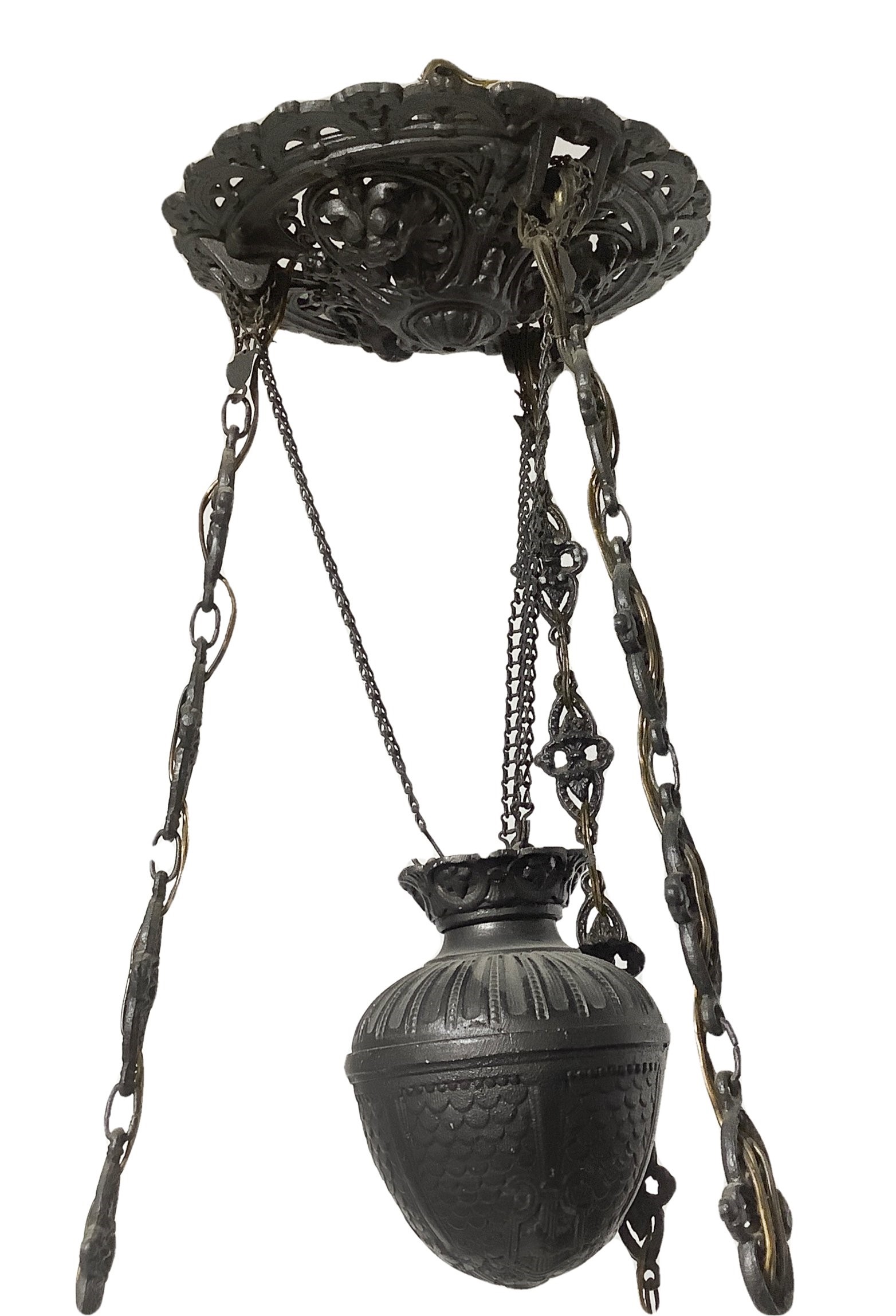 Lampadario in ottone con coppa in opaline di vetro.