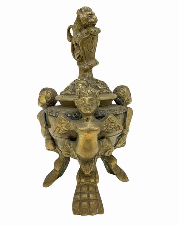 Inkwell in gilded bronze