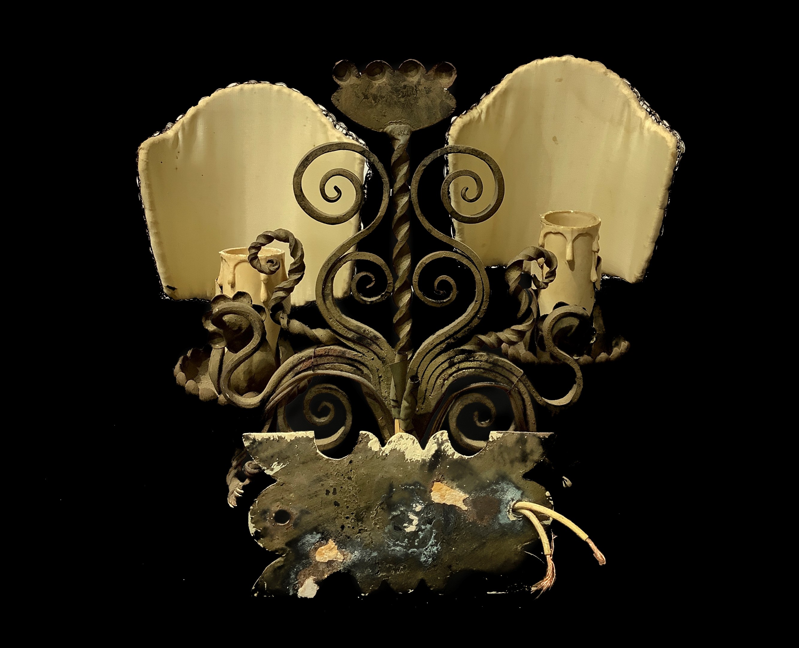 Piccola applique in bronzo a due luci con ventole