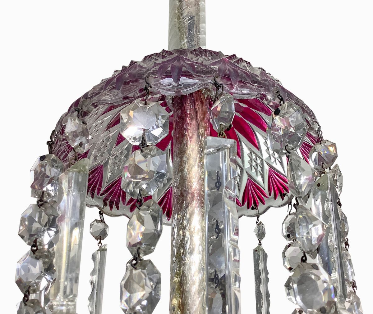 Baccarat France - Importante ed Elegante Lampadario in Cristallo Trasparente e Bordeaux a 12 Luci