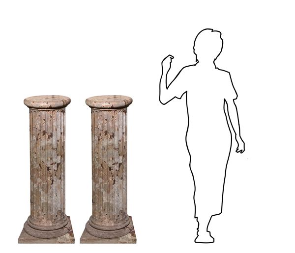 Coppia di importanti colonne in marmo scanalato