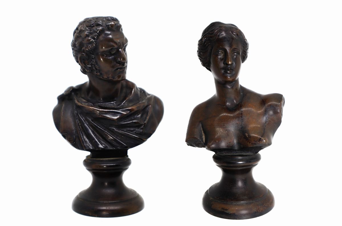 Coppia di bronzetti mezzobusto - Sculture in bronzo - Asta Antiquariato,  Design, Arte Moderna e Contemporanea - Casa d'aste La Rosa