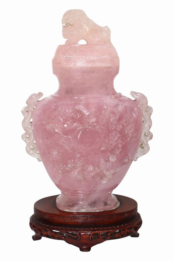Bruciaprofumi in quarzo rosa con base in legno