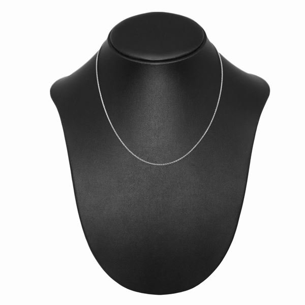 Necklace in white gold