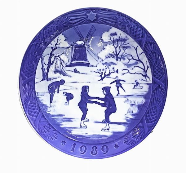 Royal Copenhagen Denmark - Piatto di Natale 1989 ''The old skating pond''