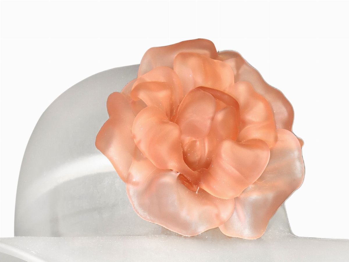 Lampada da Tavolo Raffigurante Cappello con Fiore in Vetro