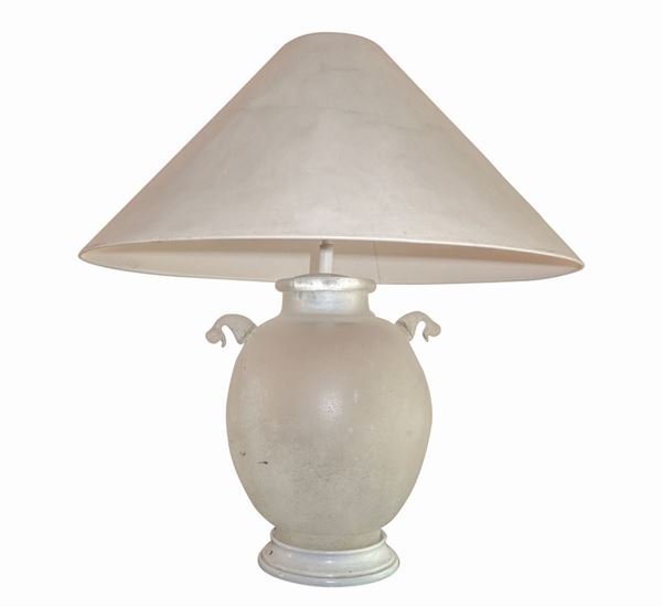 Table lamp in frosted glass