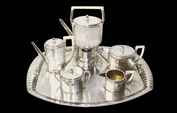 Gebr&#252;der Friedl&#228;nder - Important and very precious silver tea set