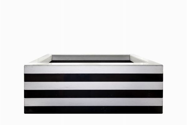 Elegant rectangular planter