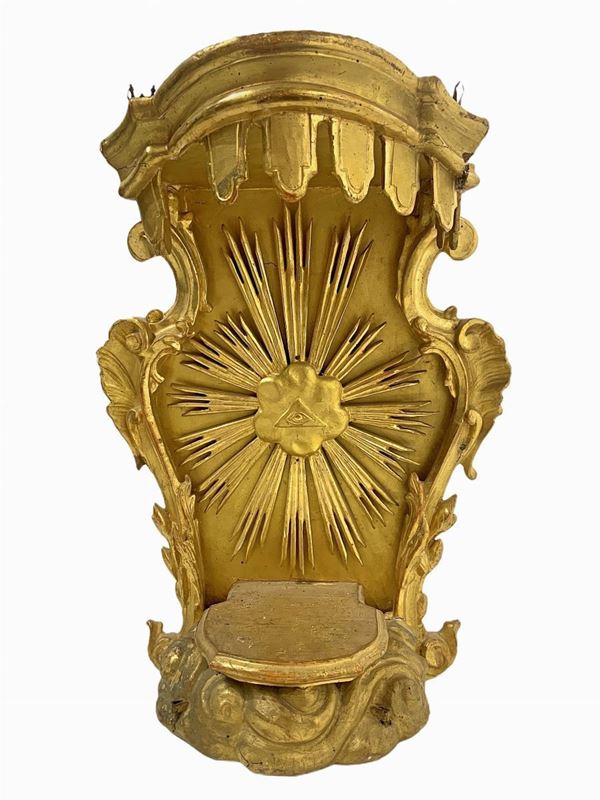 Tabernacolo reggicandele in legno dorato a foglia, XVIII secolo H cm 63, base cm 35x22