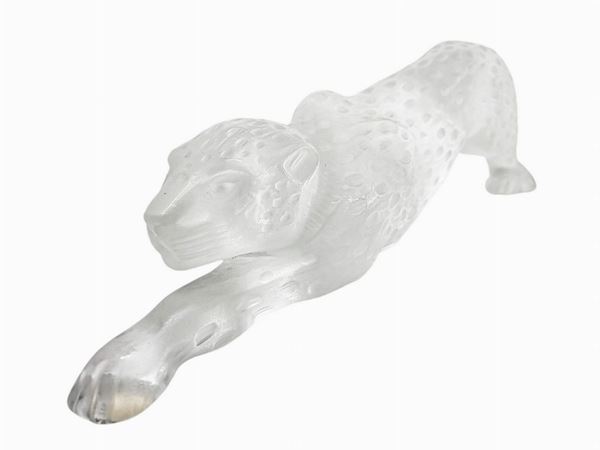 Lalique, transparent glass sculpture depicting Panther, with an acidata surface, 80s. Engraved signature.

