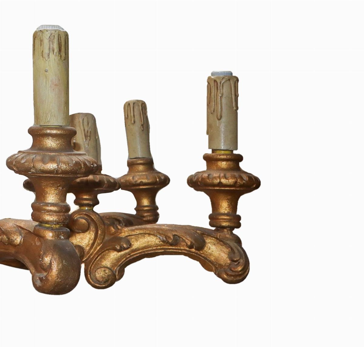 Grande lampadario in legno dorato