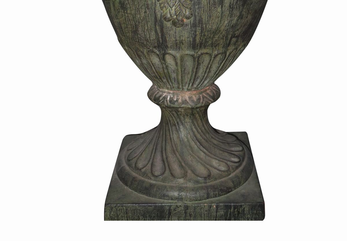 Vaso in cotto toscano, patinato verde bronzo, inizi XX secolo
