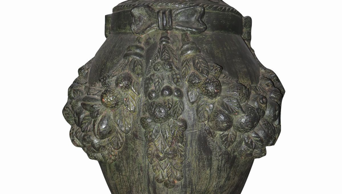 Vaso in cotto toscano, patinato verde bronzo, inizi XX secolo