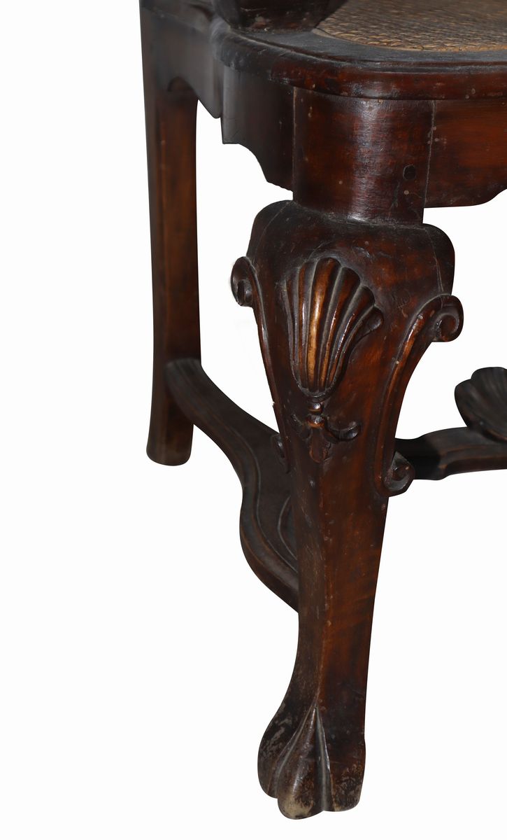 Poltrona in Legno di Noce Luigi XV