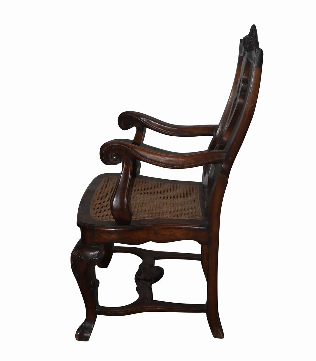 Poltrona in Legno di Noce Luigi XV