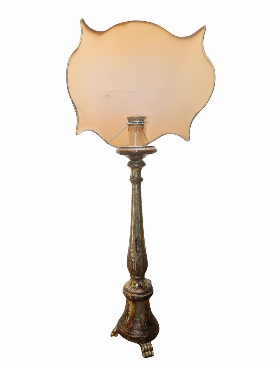 Candelabro adattato a lume