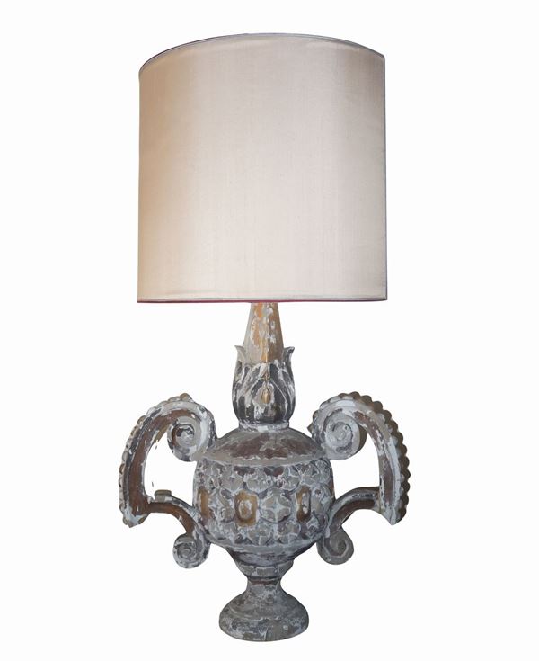 Lume in legno con manici