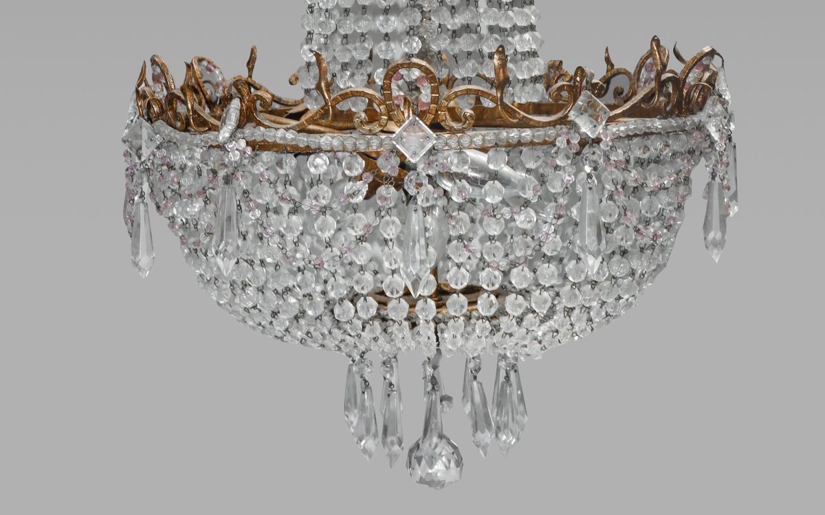 Lampadario con struttura in ottone dorato a 6 luci