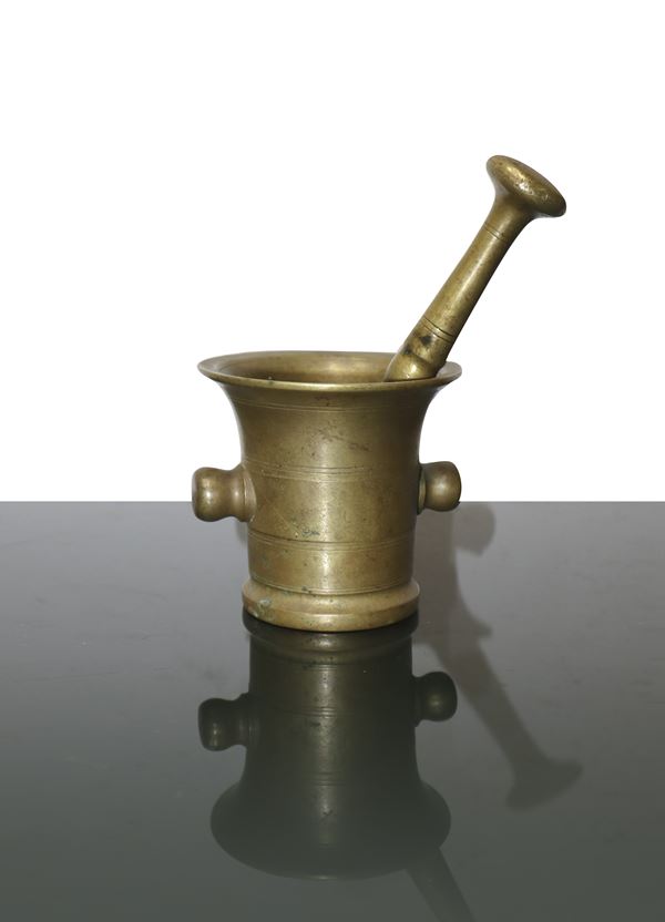 Mortaio in bronzo con pestello