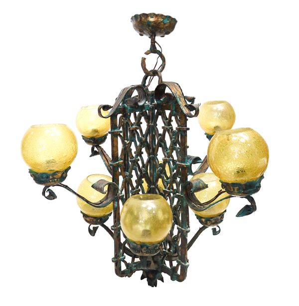 Lampadario in ferro battuto