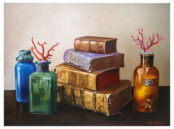 Natura morta di libri, barattoli e coralli