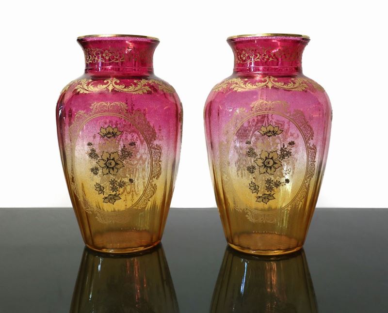 Coppia di vasi in vetro