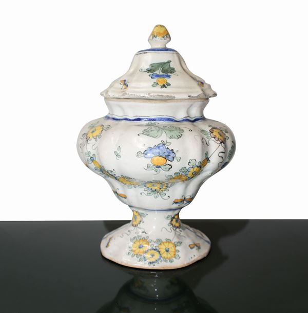 Vaso a potiche in maiolica di Cerreto, Sannita.